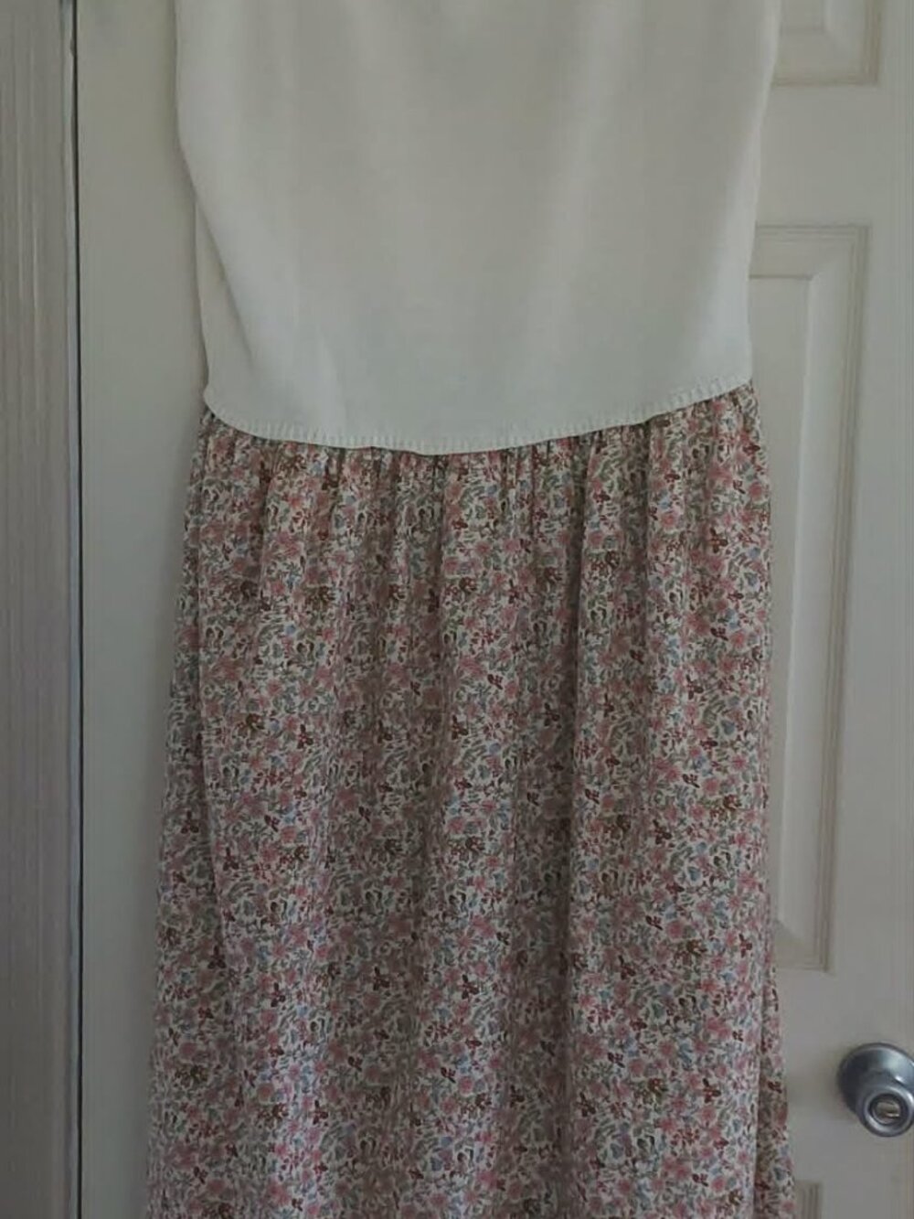 Baltic Born Women's dress, size 1X - MSRP $97 -Ivory w/coral floral midi-pockets